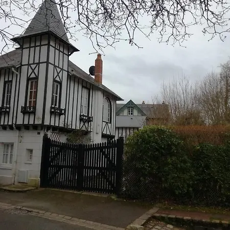 La Maison Des Sources Holiday home *